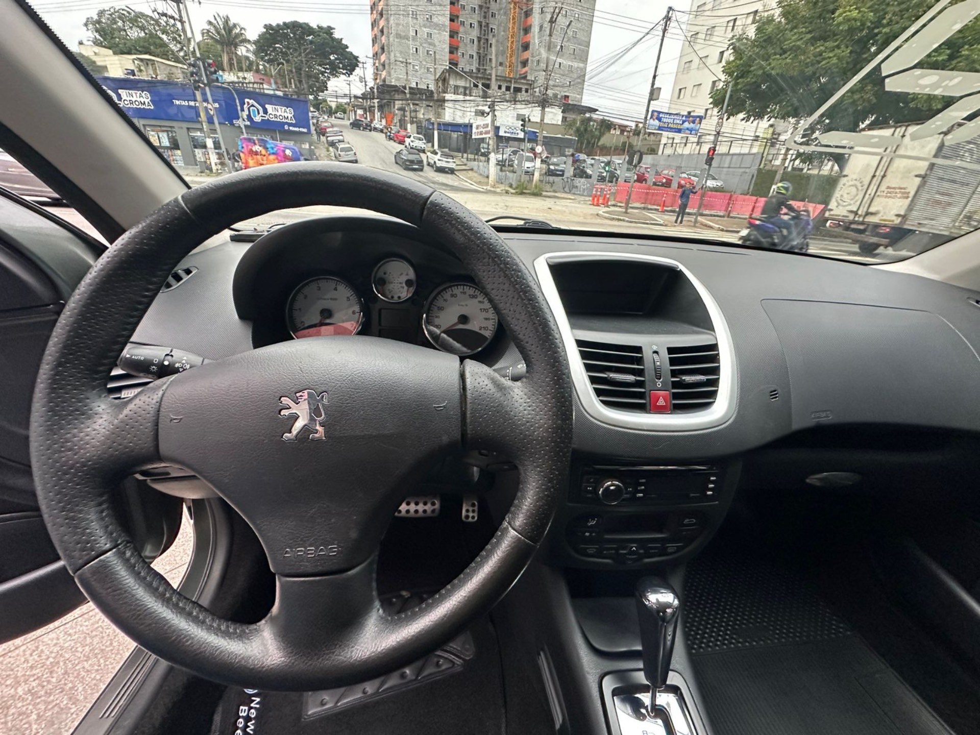 PEUGEOT 207
