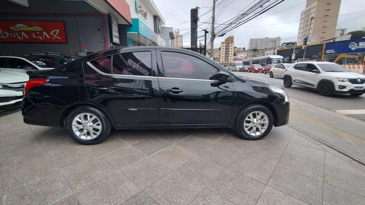 NISSAN VERSA
