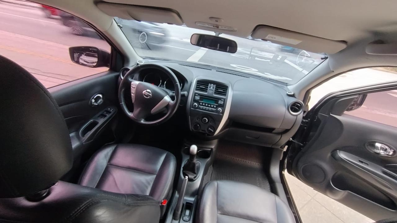 NISSAN VERSA