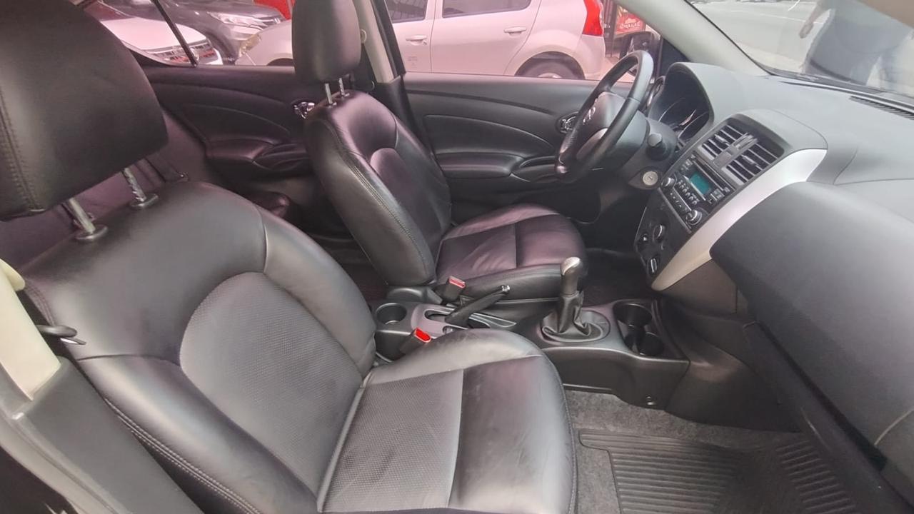 NISSAN VERSA