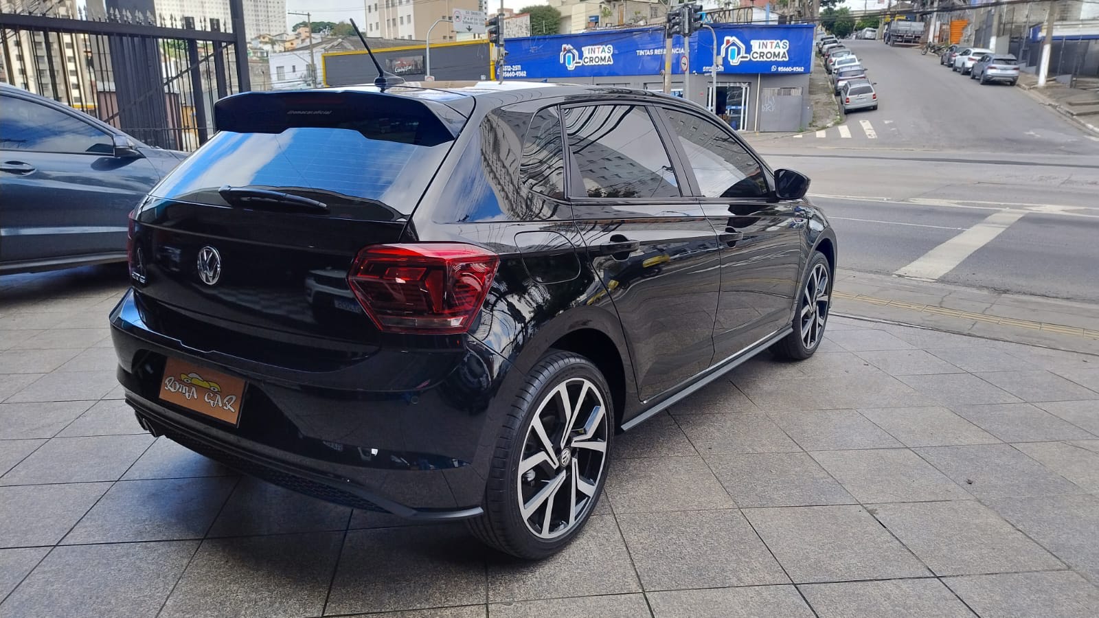 VOLKSWAGEN POLO