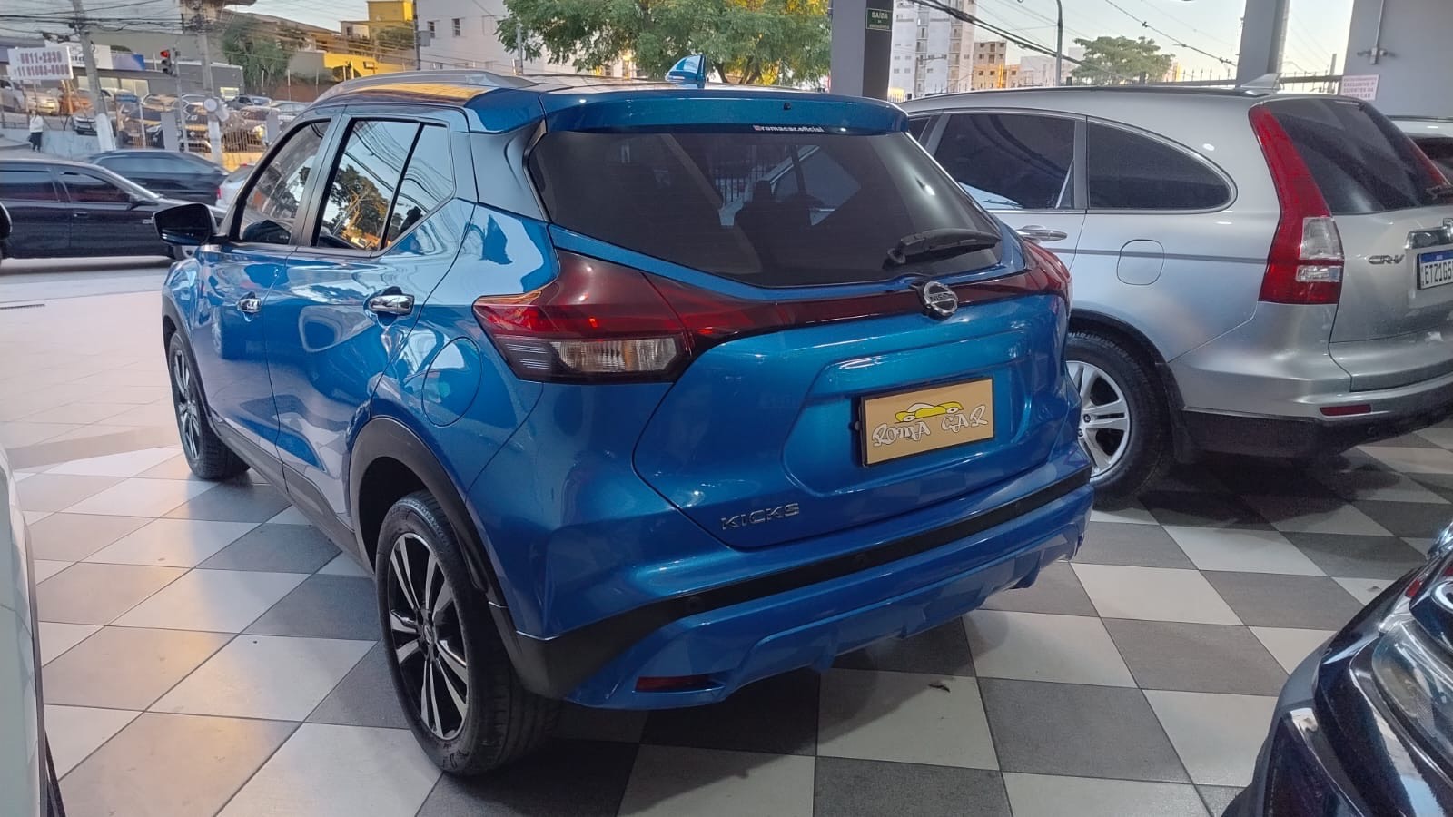 NISSAN KICKS