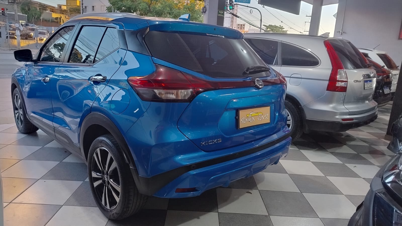 NISSAN KICKS