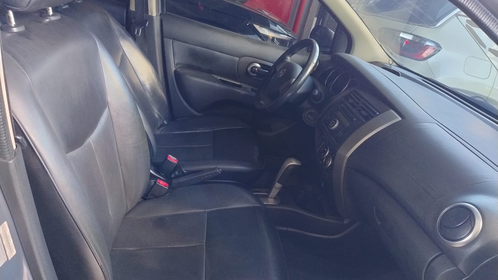 NISSAN LIVINA