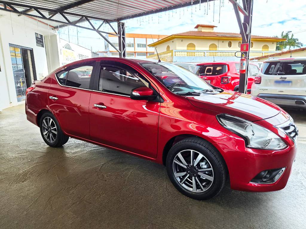 NISSAN VERSA