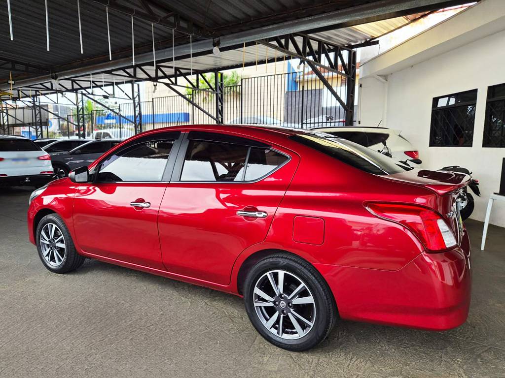NISSAN VERSA