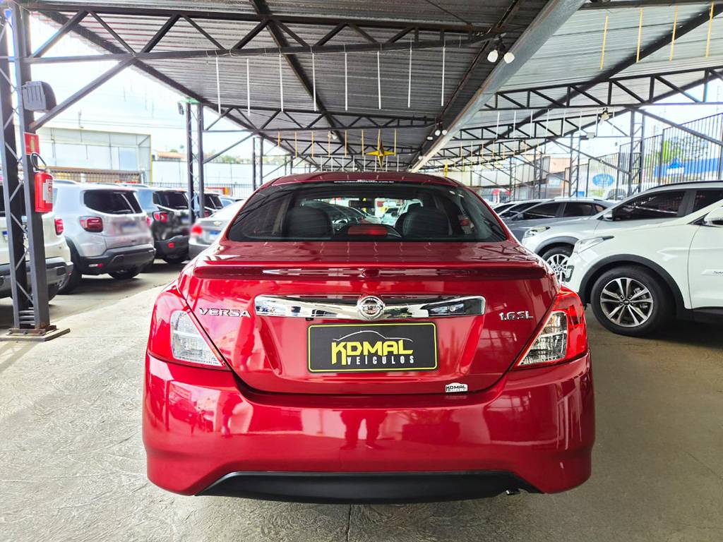 NISSAN VERSA