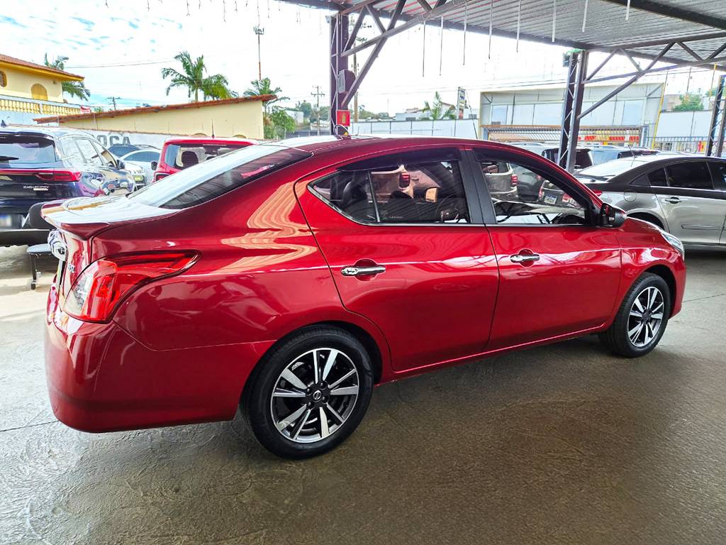 NISSAN VERSA