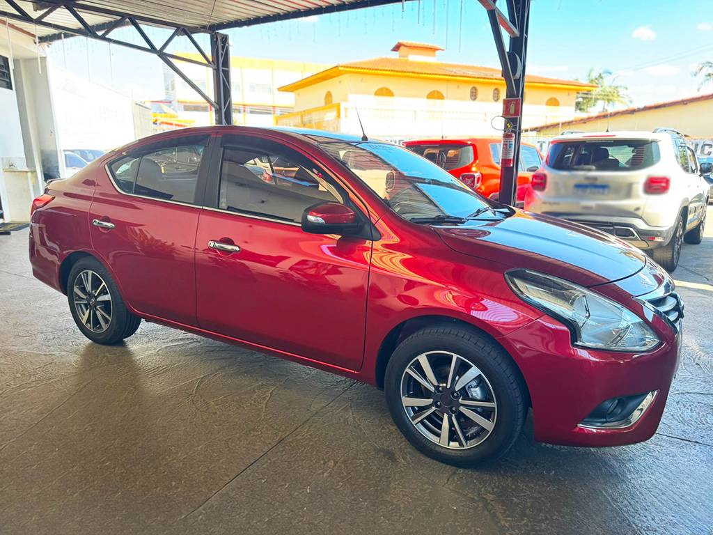 NISSAN VERSA