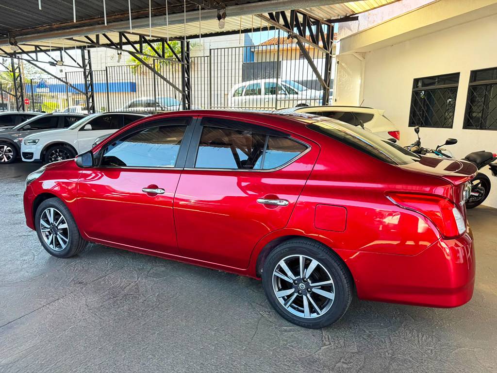 NISSAN VERSA