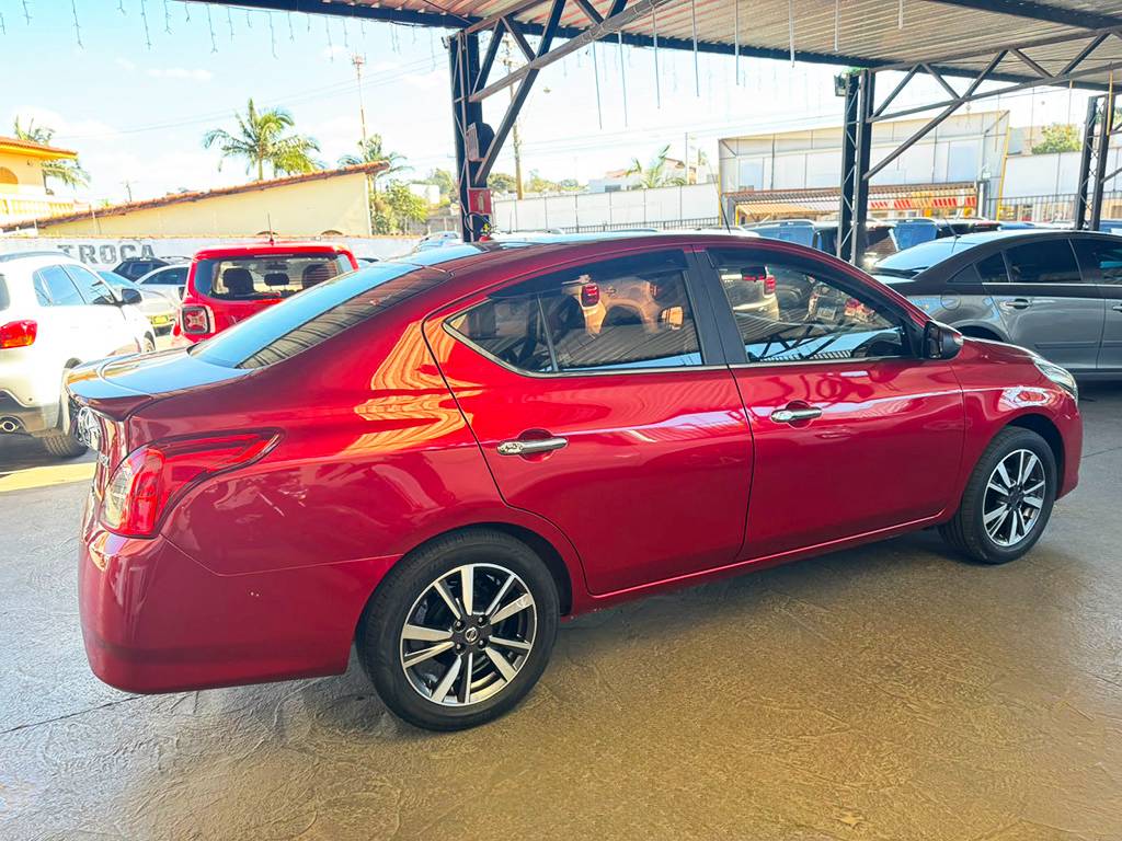 NISSAN VERSA