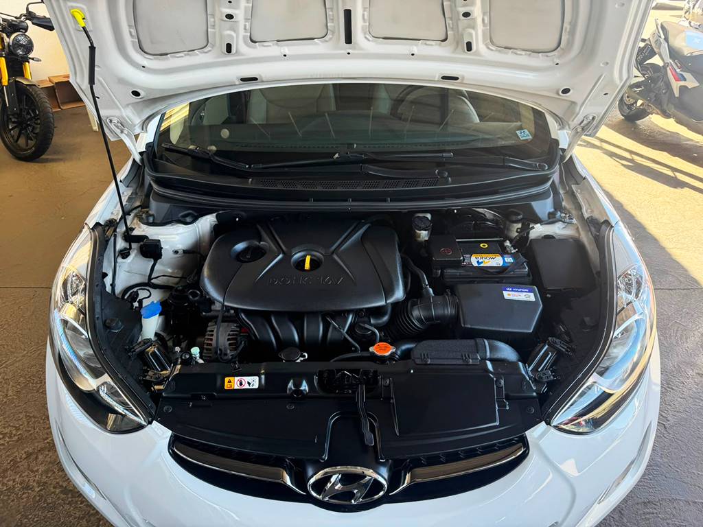 HYUNDAI ELANTRA