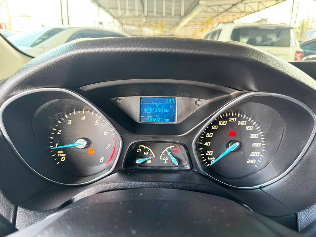 FORD FOCUS