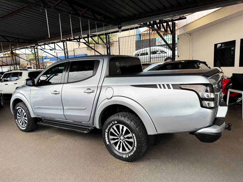 MITSUBISHI L200 TRITON