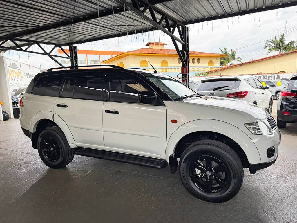 MITSUBISHI PAJERO DAKAR