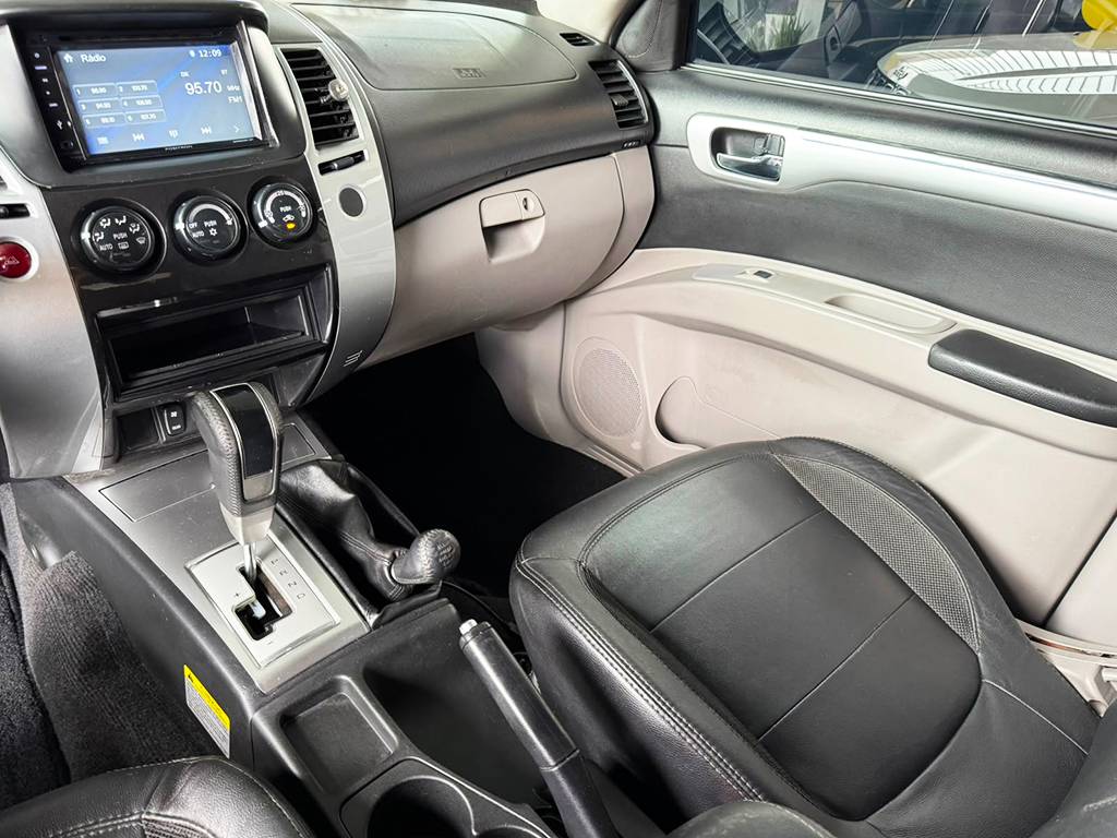 MITSUBISHI PAJERO DAKAR