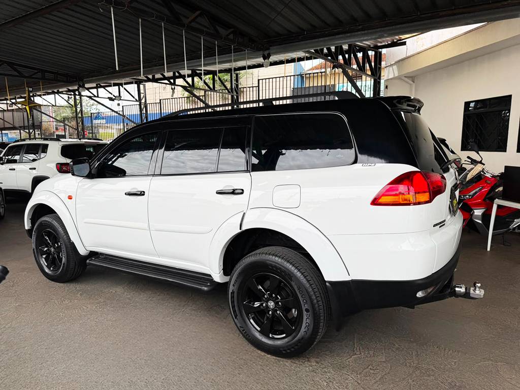 MITSUBISHI PAJERO DAKAR