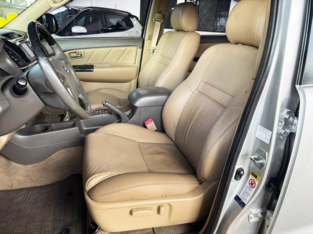 TOYOTA HILUX SW4