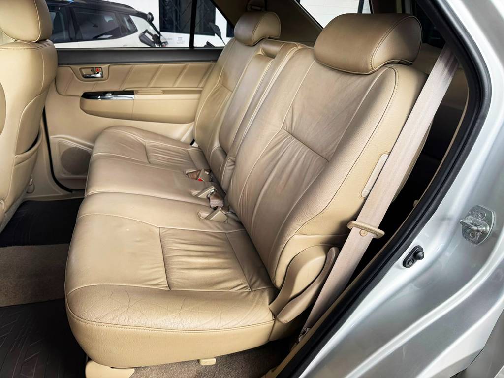 TOYOTA HILUX SW4
