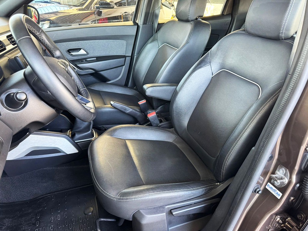 RENAULT DUSTER