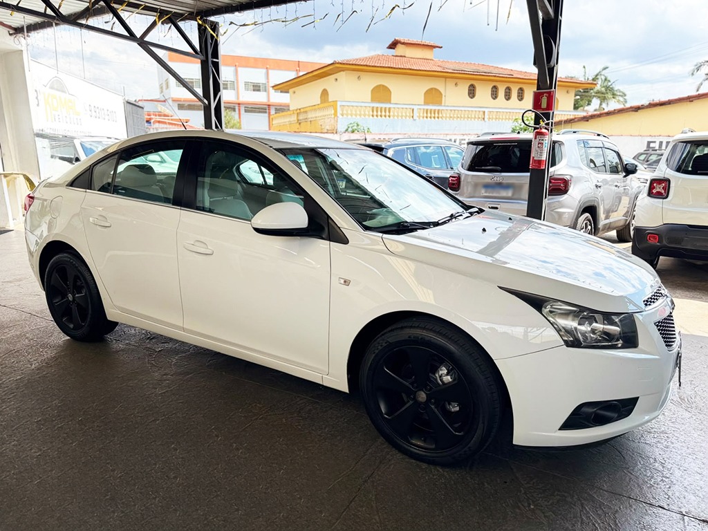 CHEVROLET CRUZE