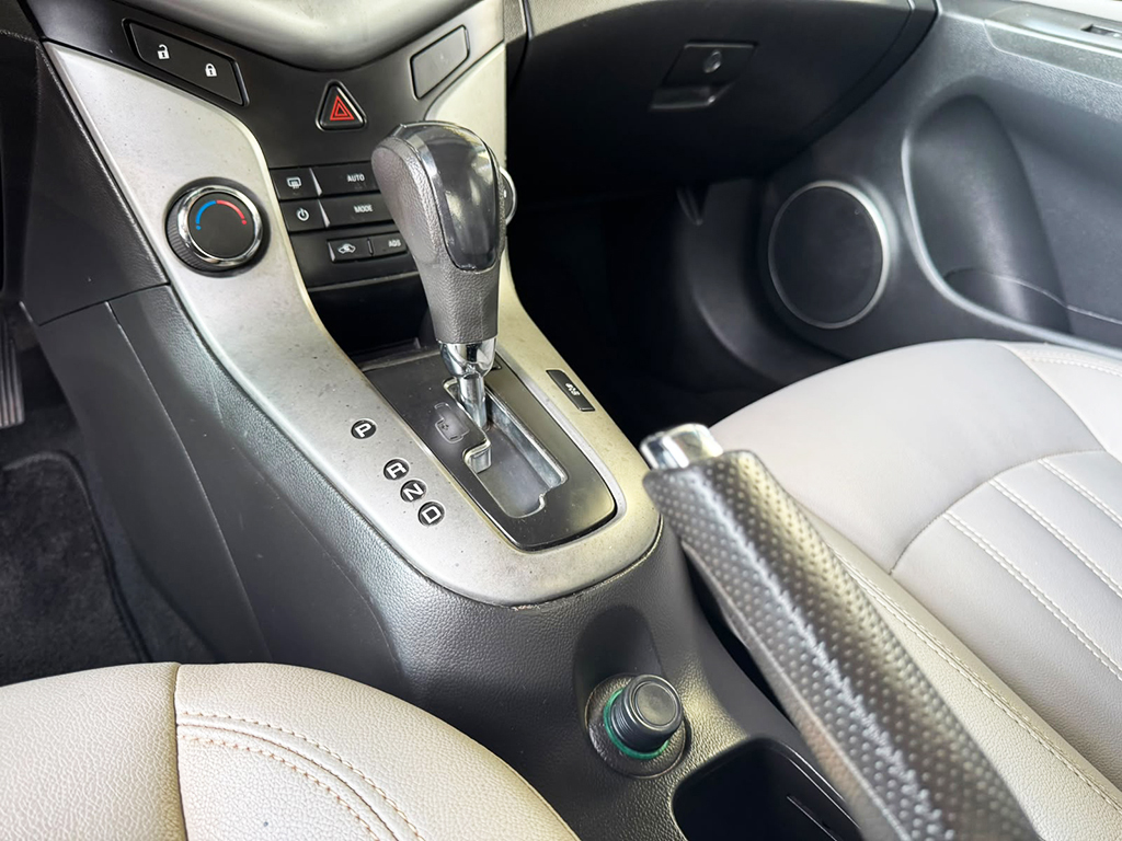 CHEVROLET CRUZE