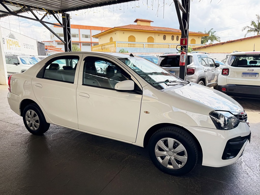 TOYOTA ETIOS