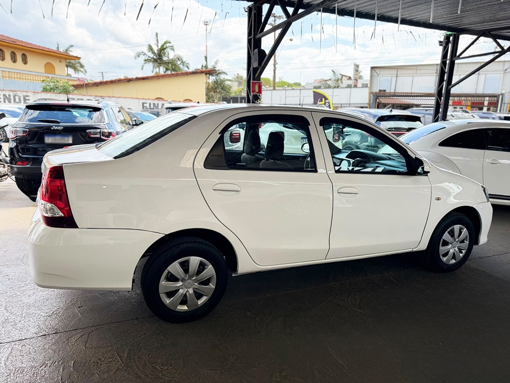 TOYOTA ETIOS