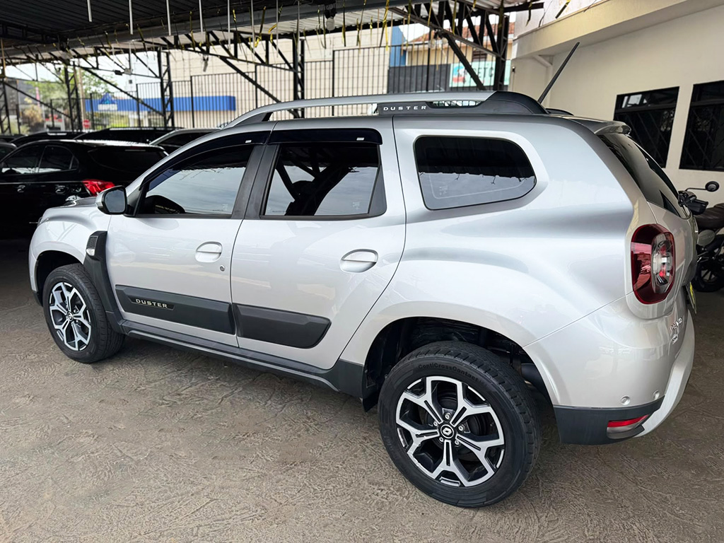 RENAULT DUSTER