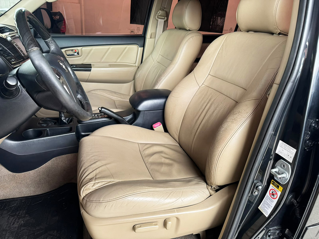 TOYOTA HILUX SW4
