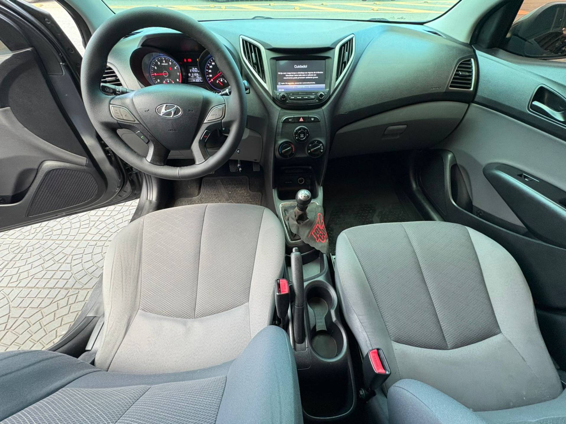 HYUNDAI HB20S