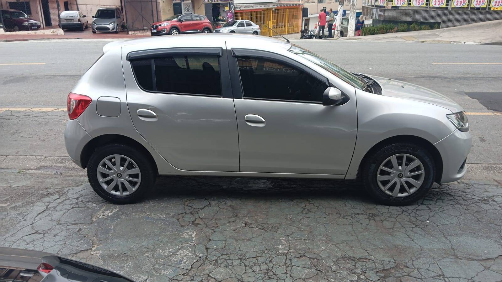 RENAULT SANDERO