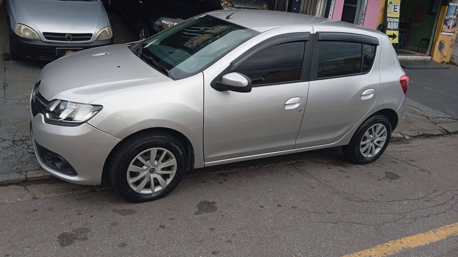 RENAULT SANDERO
