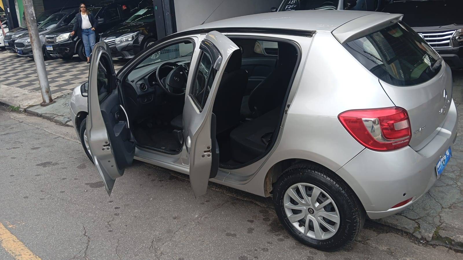 RENAULT SANDERO