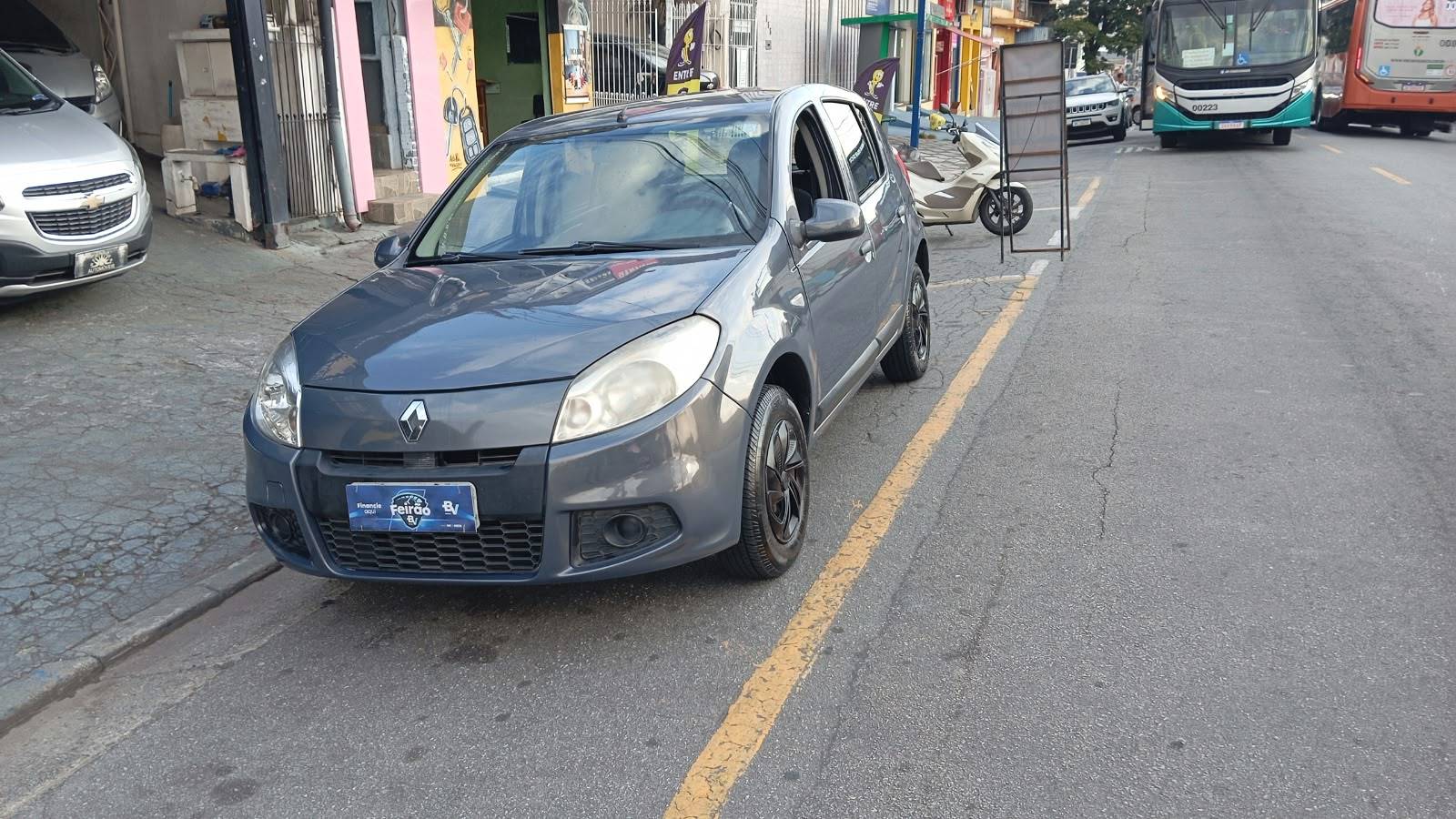 RENAULT SANDERO