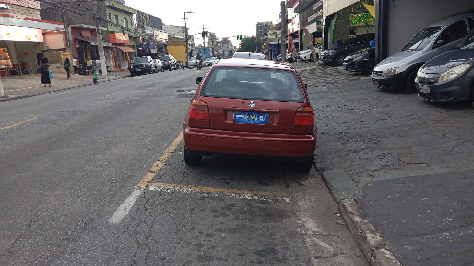 VOLKSWAGEN GOLF