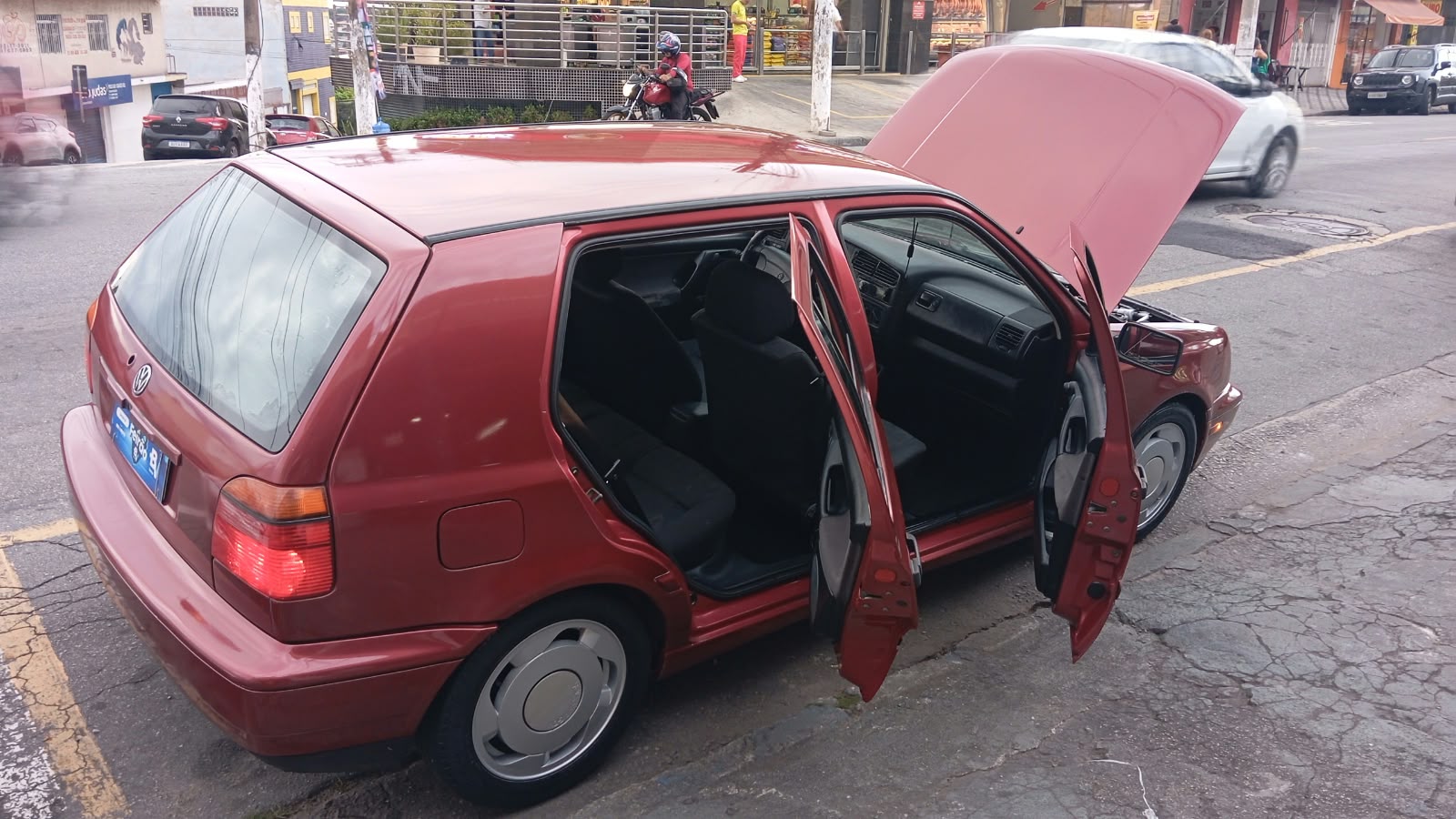 VOLKSWAGEN GOLF