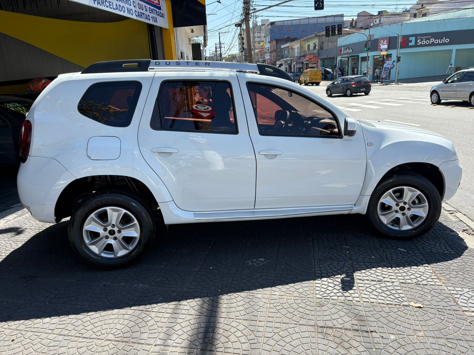 RENAULT DUSTER