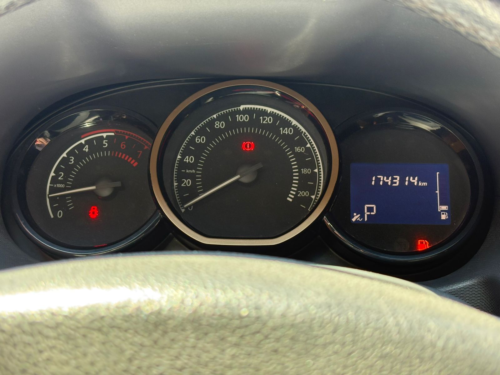 RENAULT DUSTER