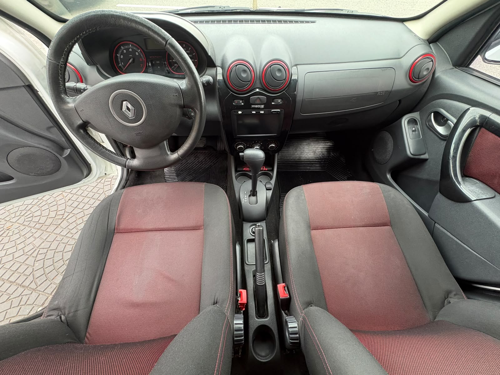 RENAULT SANDERO
