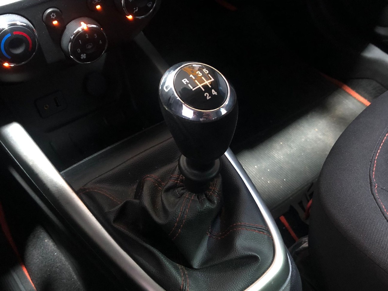 CHEVROLET/ONIX 1.4 MPFI LTZ 8V 2016
