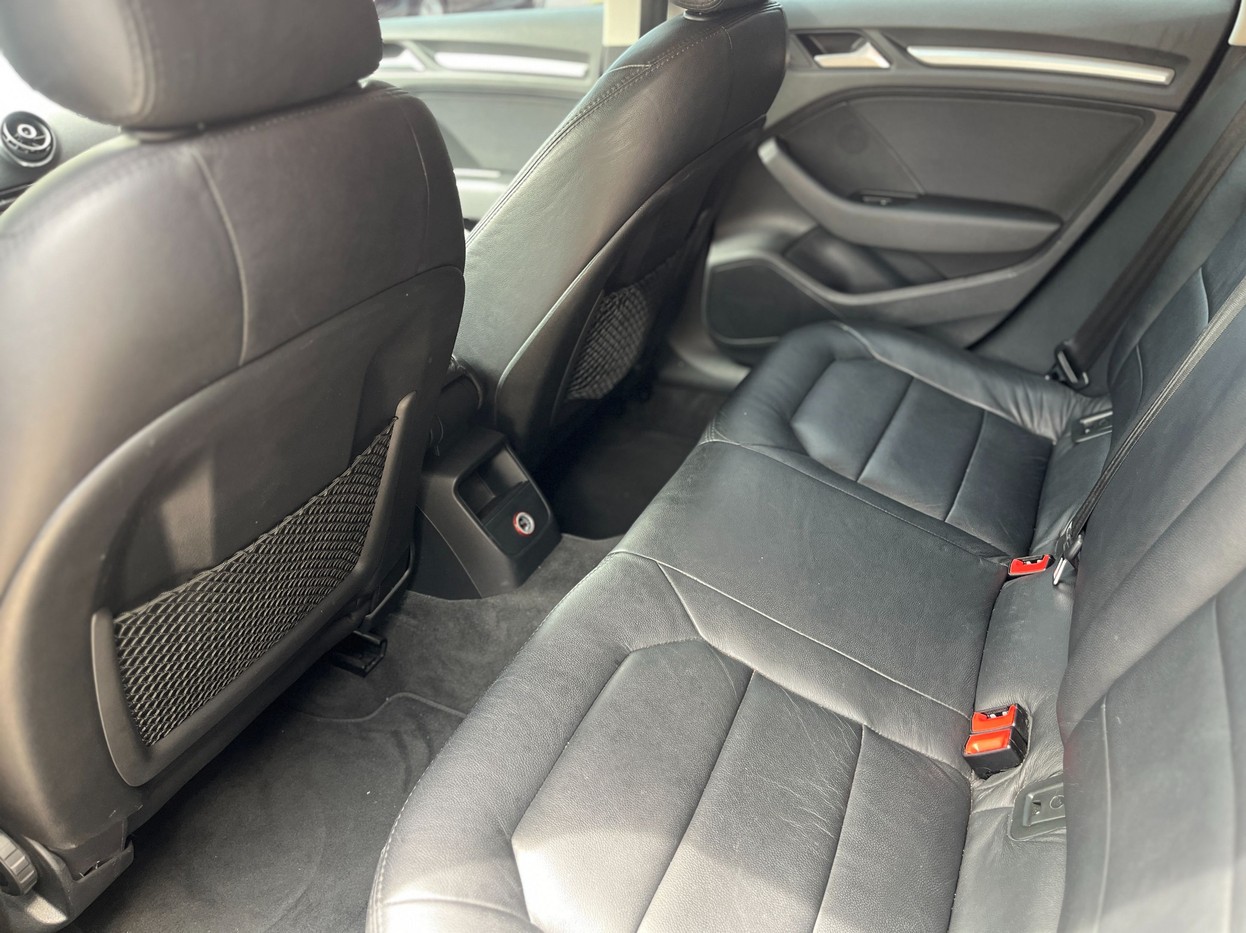 Car Image 10