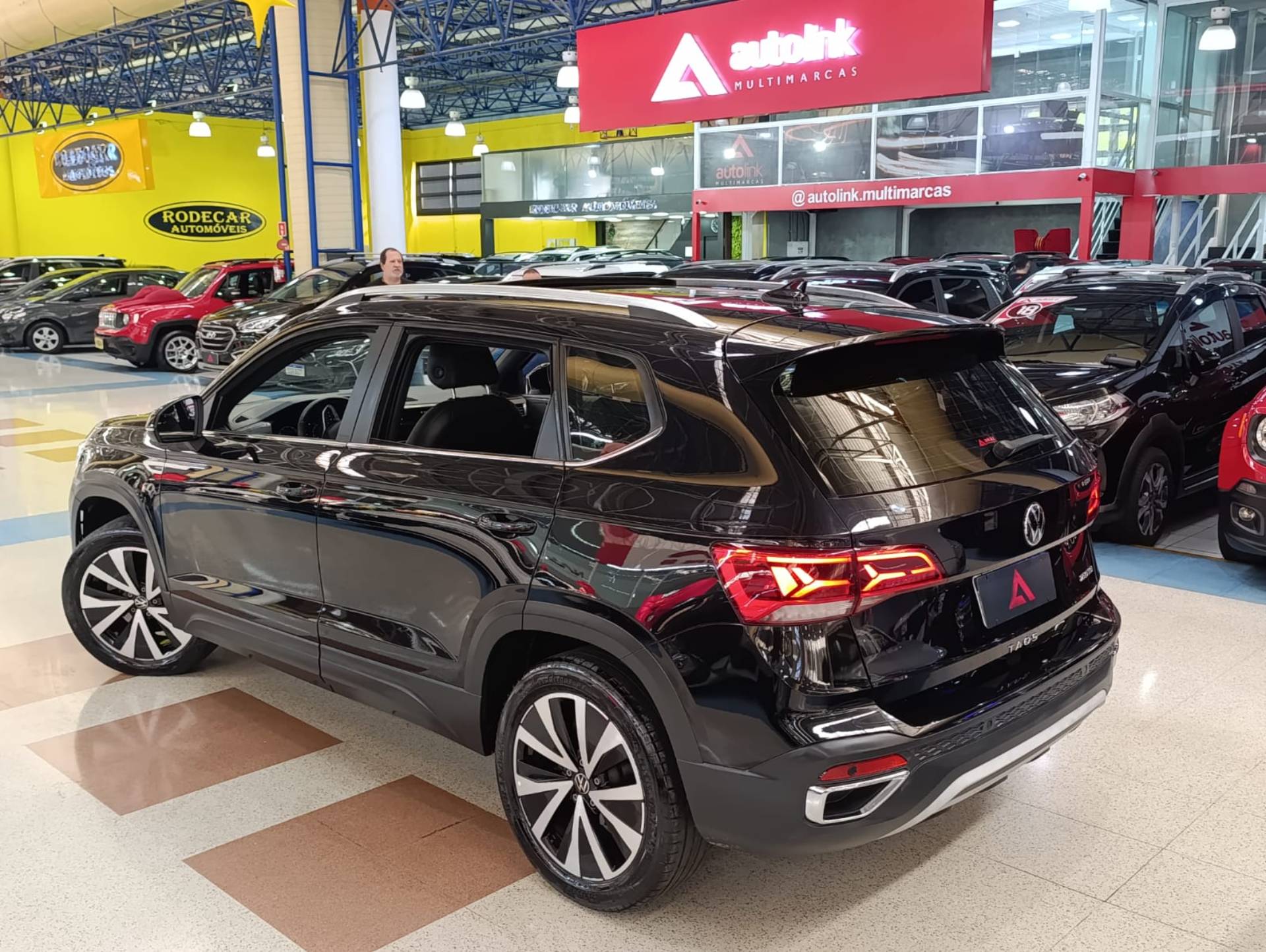 VOLKSWAGEN TAOS