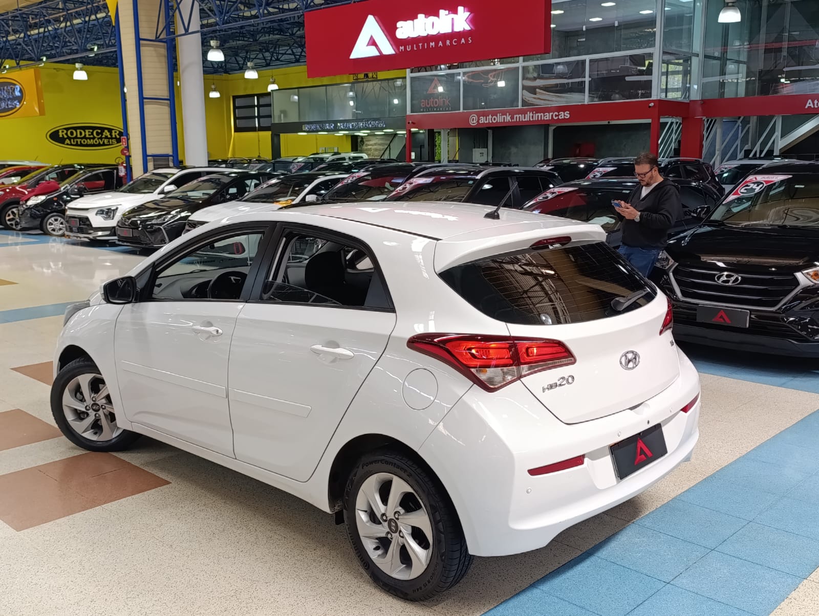 HYUNDAI HB20
