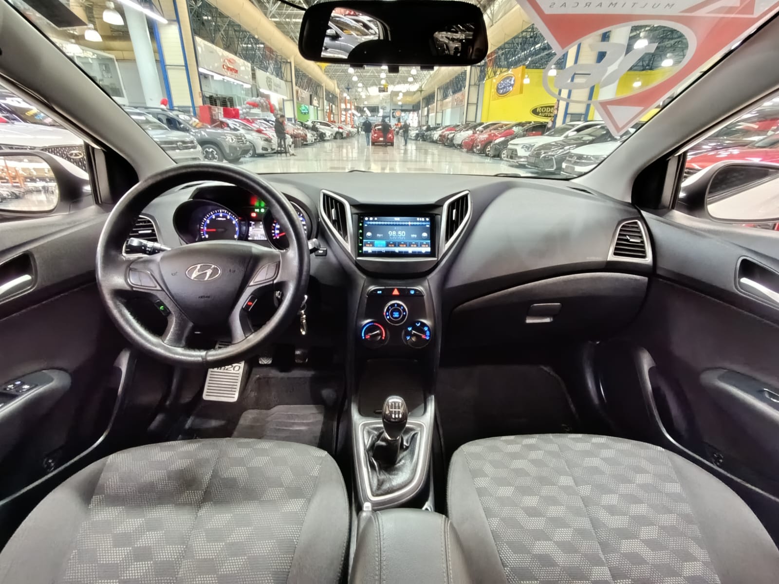 HYUNDAI HB20