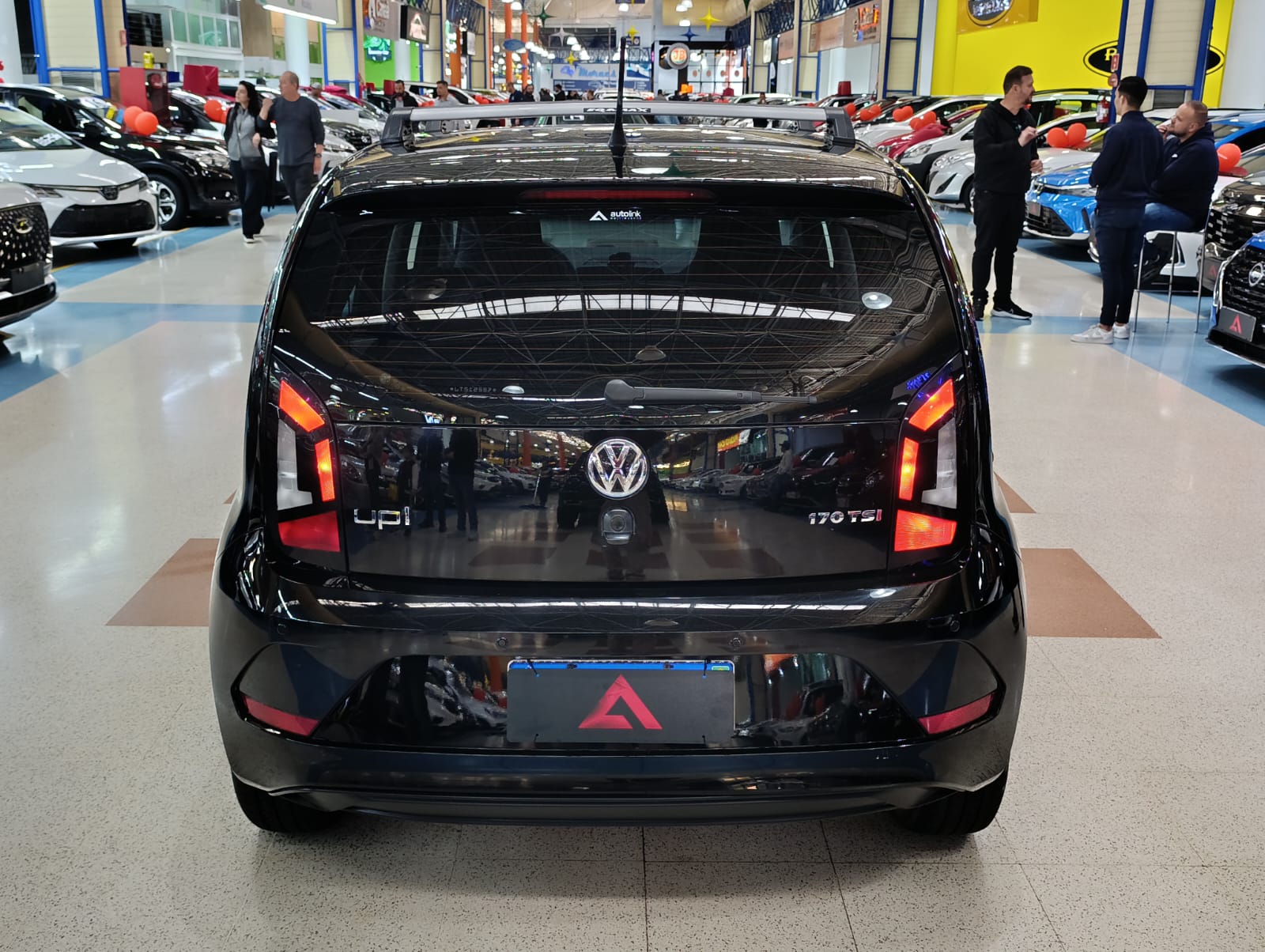 VOLKSWAGEN UP