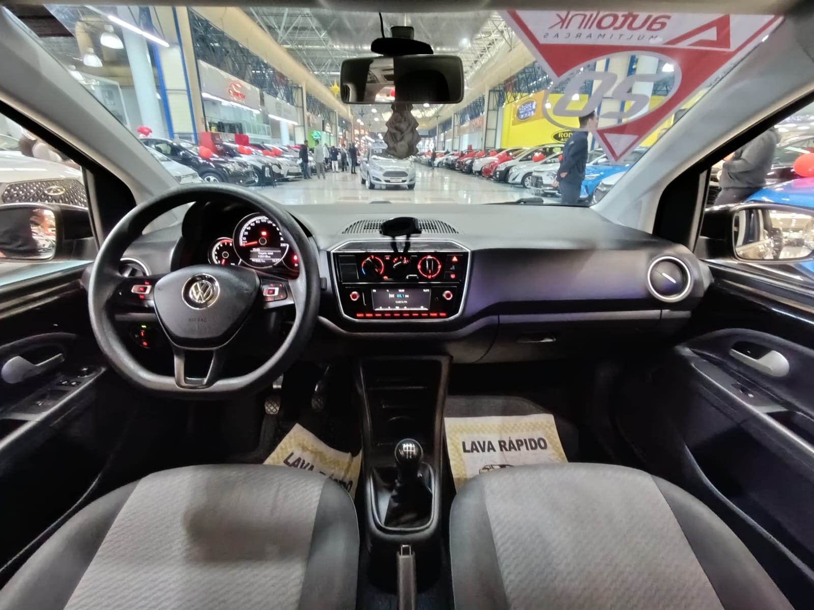 VOLKSWAGEN UP