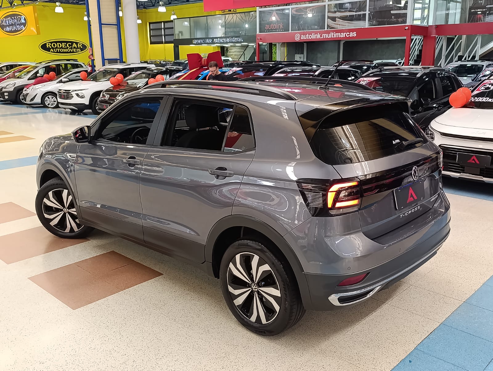 VOLKSWAGEN T-CROSS