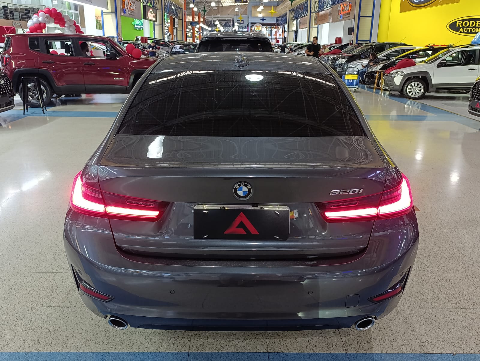 BMW 320i