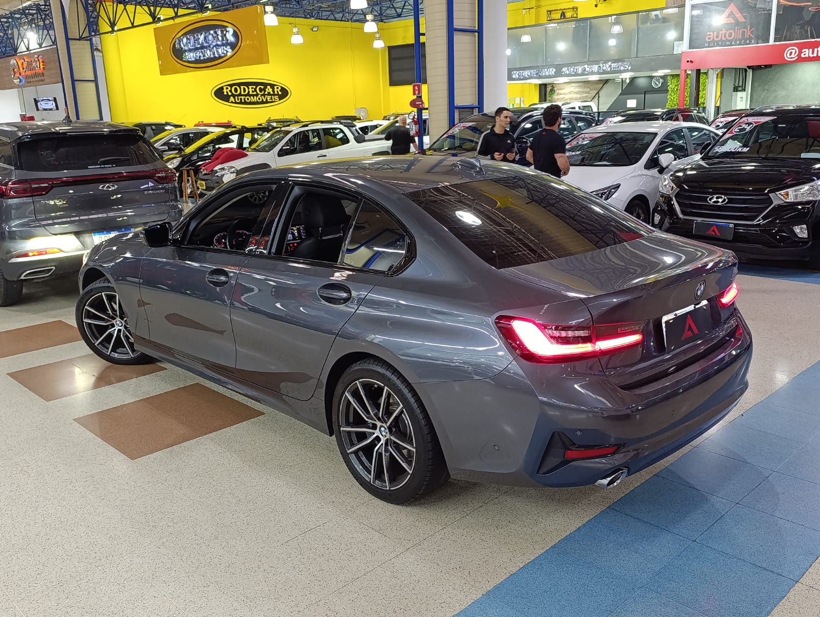 BMW 320i